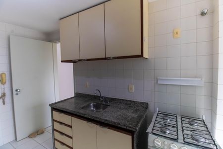 Apartamento à venda com 70m², 2 quartos e 1 vaga Apartamento à venda com 70m², 2 quartos e 1 vagaCozinha e Área de Serviço