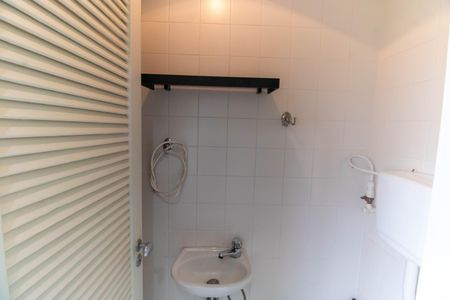 Apartamento à venda com 70m², 2 quartos e 1 vaga Apartamento à venda com 70m², 2 quartos e 1 vagaBanheiro de serviço