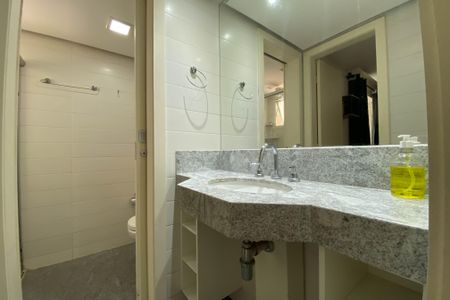 Apartamento para alugar com 175m², 4 quartos e 2 vagasBanheiro da Suíte 2 e 3