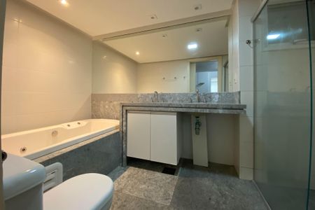 Apartamento para alugar com 175m², 4 quartos e 2 vagasBanheiro da Suíte Master