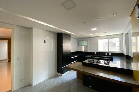 Apartamento para alugar com 175m², 4 quartos e 2 vagasCozinha