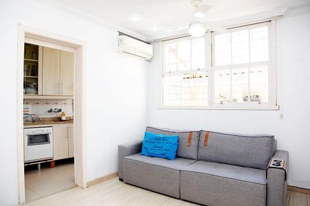 Sala de apartamento à venda com 2 quartos, 72m² em Petrópolis, Porto Alegre