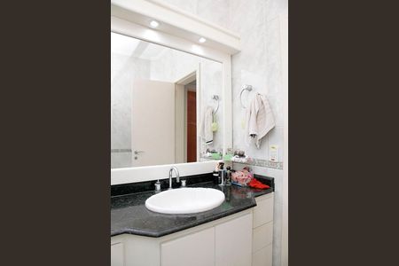 Apartamento à venda com 72m², 2 quartos e sem vagaBanheiro