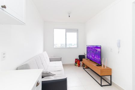 Sala/Cozinha de apartamento para alugar com 2 quartos, 32m² em Vila Carmosina, São Paulo