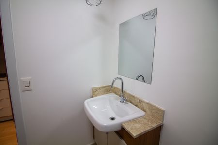 Banheiro de kitnet/studio para alugar com 1 quarto, 25m² em Santo Amaro, São Paulo