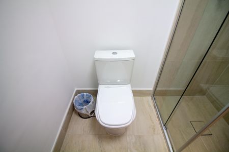 Banheiro de kitnet/studio para alugar com 1 quarto, 25m² em Santo Amaro, São Paulo