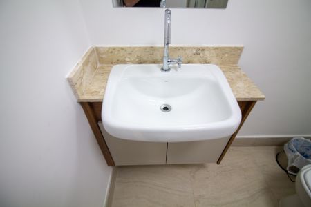 Banheiro de kitnet/studio para alugar com 1 quarto, 25m² em Santo Amaro, São Paulo