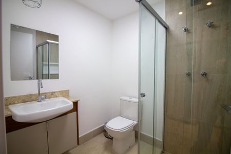 Banheiro de kitnet/studio para alugar com 1 quarto, 25m² em Santo Amaro, São Paulo