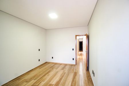 Casa à venda com 127m², 4 quartos e 3 vagasSuíte 02