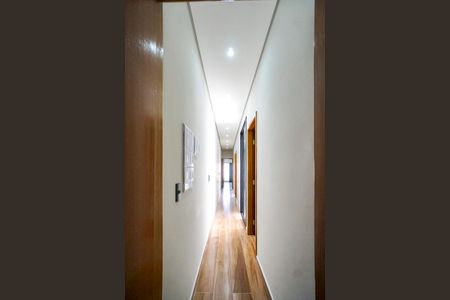 Casa à venda com 127m², 4 quartos e 3 vagasCorredor dos quartos