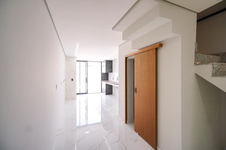 Sala de casa à venda com 4 quartos, 127m² em Vila Carrão, São Paulo