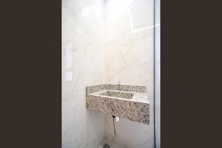 Casa à venda com 127m², 4 quartos e 3 vagasBanheiro da suíte 02