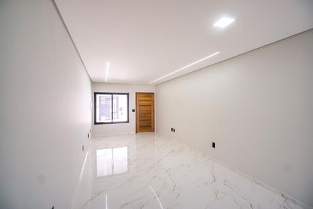 Sala de casa à venda com 4 quartos, 127m² em Vila Carrão, São Paulo
