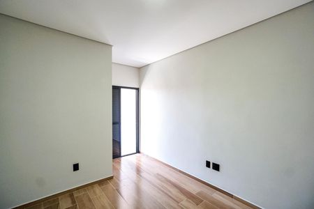 Casa à venda com 127m², 4 quartos e 3 vagasSuíte 01