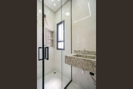 Casa à venda com 127m², 4 quartos e 3 vagasBanheiro da suíte 01