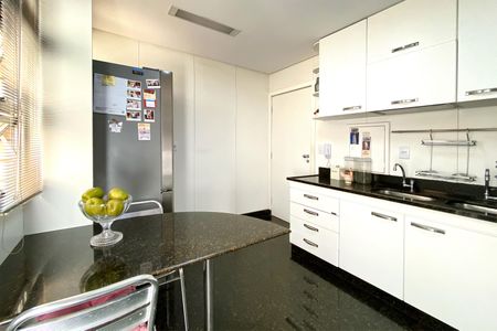 Apartamento à venda com 200m², 6 quartos e 4 vagasCozinha