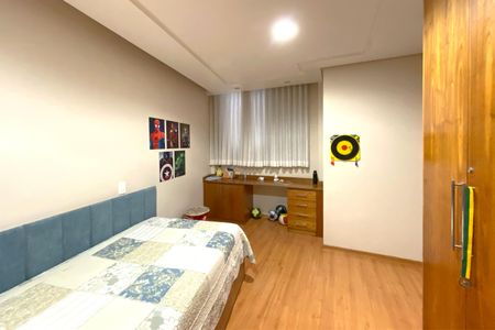 Apartamento à venda com 200m², 6 quartos e 4 vagasQuarto 3