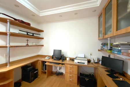 Apartamento à venda com 200m², 6 quartos e 4 vagasEscritório