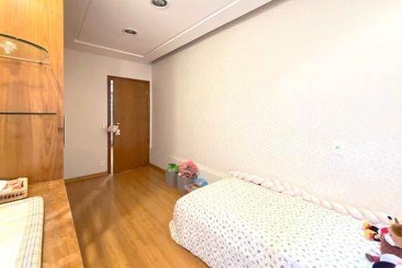 Apartamento à venda com 200m², 6 quartos e 4 vagasQuarto 