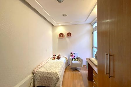 Apartamento à venda com 200m², 6 quartos e 4 vagasQuarto 