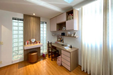 Apartamento à venda com 200m², 6 quartos e 4 vagasQuarto 2