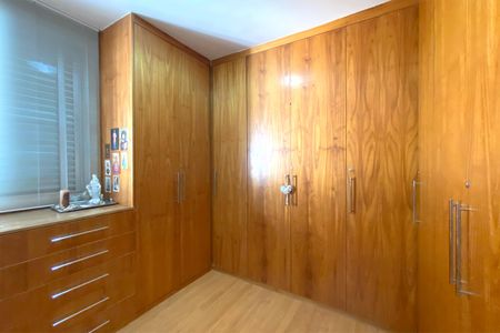 Apartamento à venda com 200m², 6 quartos e 4 vagasSuíte 2