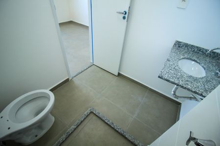 Apartamento para alugar com 53m², 2 quartos e 1 vaga Apartamento para alugar com 53m², 2 quartos e 1 vagaBanheiro da Suíte 1