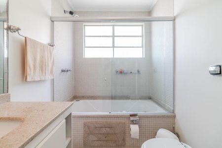 Apartamento para alugar com 157m², 3 quartos e 1 vagaBanheiro 2