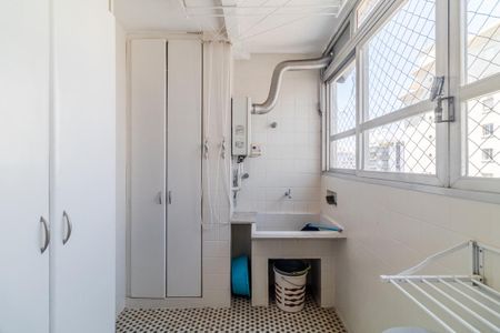 Apartamento para alugar com 157m², 3 quartos e 1 vagaÁrea de Serviço