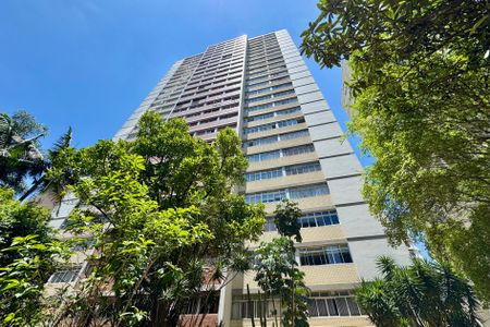 Apartamento para alugar com 157m², 3 quartos e 1 vaga Apartamento para alugar com 157m², 3 quartos e 1 vagaFachada