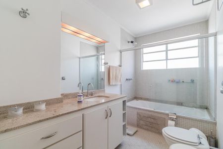 Apartamento para alugar com 157m², 3 quartos e 1 vagaBanheiro 2