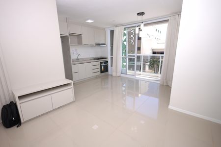 Sala de apartamento para alugar com 2 quartos, 68m² em Setor Pedro Ludovico, Goiânia