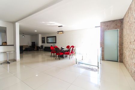 Casa para alugar com 450m², 4 quartos e 3 vagas Casa para alugar com 450m², 4 quartos e 3 vagasSala/Cozinha