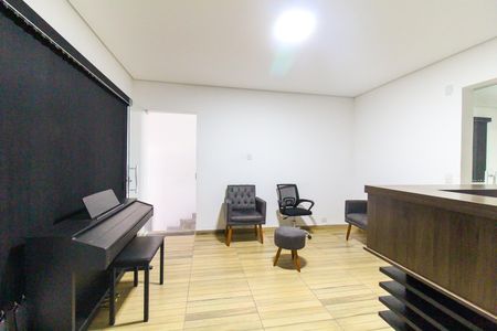 Casa para alugar com 450m², 4 quartos e 3 vagas Casa para alugar com 450m², 4 quartos e 3 vagasEscritório 2