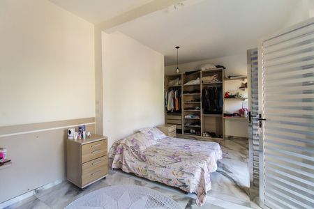 Casa para alugar com 450m², 4 quartos e 3 vagas Casa para alugar com 450m², 4 quartos e 3 vagasSuíte 3