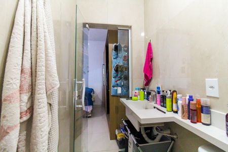 Casa para alugar com 450m², 4 quartos e 3 vagas Casa para alugar com 450m², 4 quartos e 3 vagasBanheiro da Suíte 2