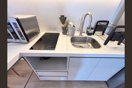 Sala/Cozinha de apartamento para alugar com 1 quarto, 29m² em Indianópolis, São Paulo