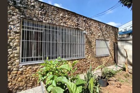 Casa à venda com 245m², 3 quartos e 2 vagasGaragem/Jardim