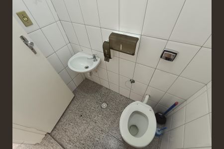 Casa à venda com 245m², 3 quartos e 2 vagasBanheiro Social