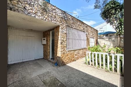 Casa à venda com 245m², 3 quartos e 2 vagasGaragem/Jardim