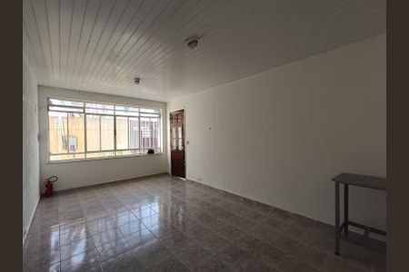 Casa à venda com 245m², 3 quartos e 2 vagasSala