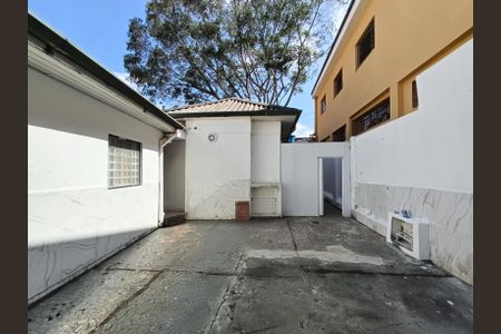 Casa à venda com 245m², 3 quartos e 2 vagasQuintal