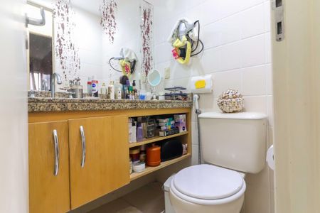 Apartamento à venda com 75m², 3 quartos e 2 vagas Apartamento à venda com 75m², 3 quartos e 2 vagasBanheiro 1