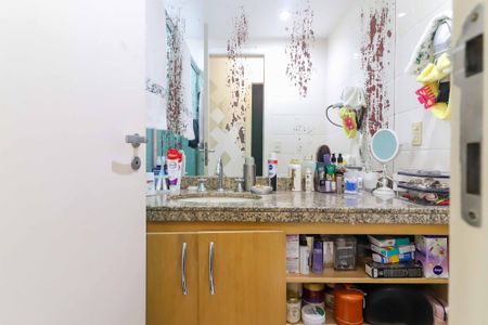 Apartamento à venda com 75m², 3 quartos e 2 vagas Apartamento à venda com 75m², 3 quartos e 2 vagasBanheiro 1