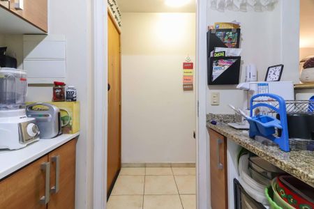 Apartamento à venda com 75m², 3 quartos e 2 vagas Apartamento à venda com 75m², 3 quartos e 2 vagasCozinha e Área de Serviço