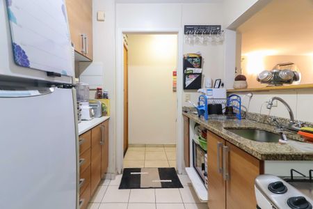 Apartamento à venda com 75m², 3 quartos e 2 vagas Apartamento à venda com 75m², 3 quartos e 2 vagasCozinha e Área de Serviço