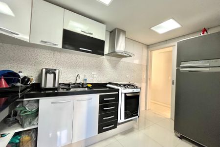 Apartamento à venda com 103m², 2 quartos e 1 vagaCozinha
