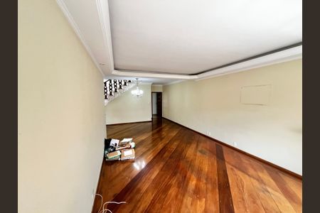 Sala de casa à venda com 4 quartos, 200m² em Jardim do Colegio (zona Norte), São Paulo