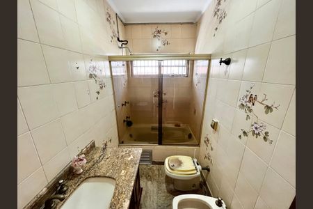 Casa à venda com 200m², 4 quartos e 3 vagasBanheiro da Suíte