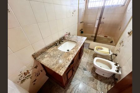 Casa à venda com 200m², 4 quartos e 3 vagasBanheiro da Suíte